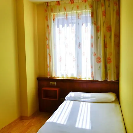 Alda Via De La Plata